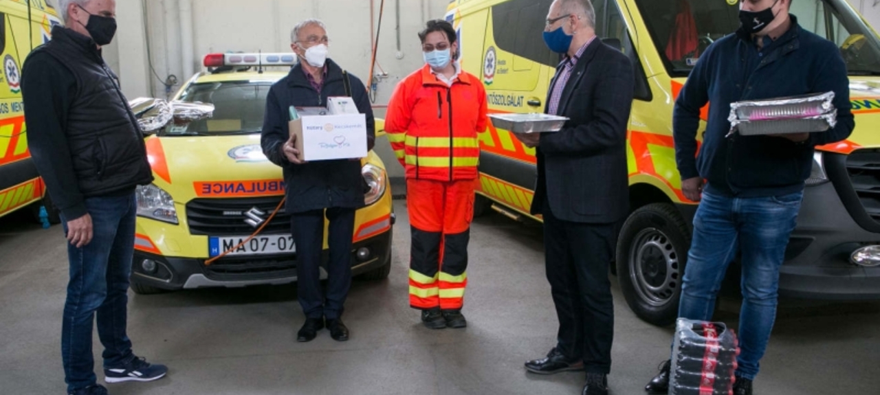 Rotary támogatás a mentősöknek borítókép